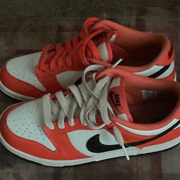 What I’m selling is the Halloween dunks size 7 for 295